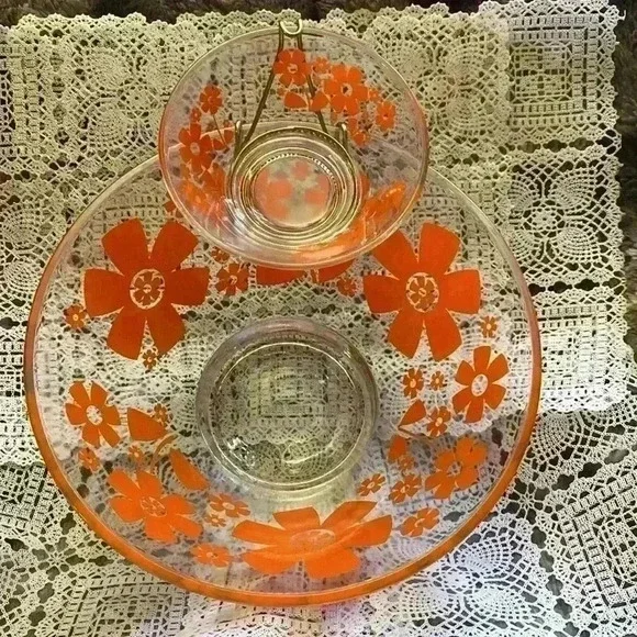 Mid-Century Atomic Daisy Flower Glass Chip & Dip Serving Bowl Set - Picture 10 of 16